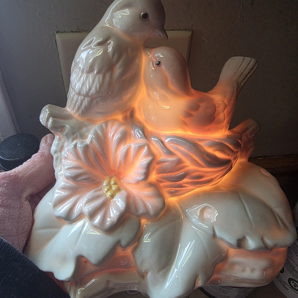 Ceramic Bird Lamp with Floral Design - Picture 4 of 4